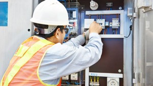 construction-maintenance-electrician2
